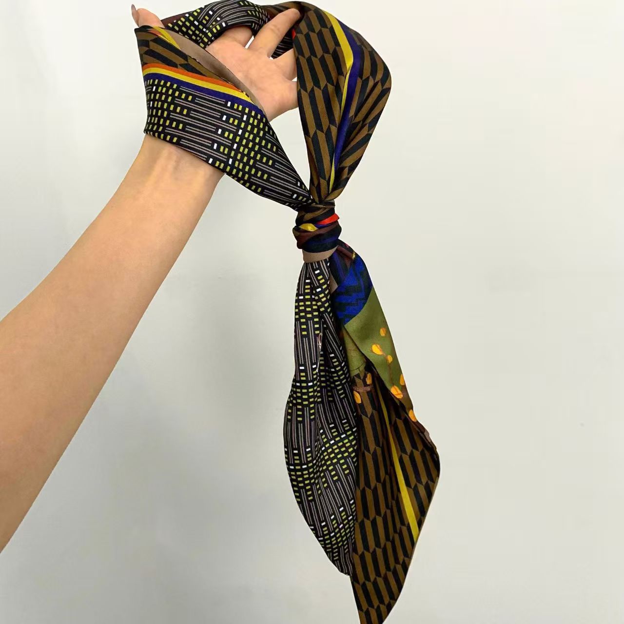 Luxury Print Long Hair Ribbon  - Skinny Jeans Ripped 评论和价格